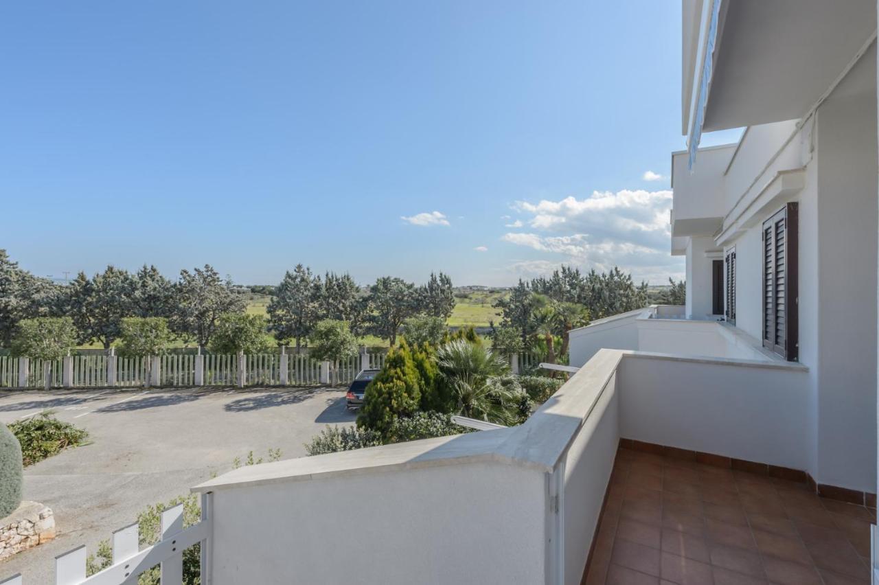 Elisa Apartment By Rentbeat Ostuni Exterior foto